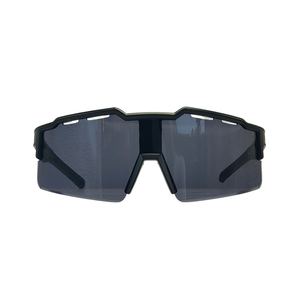 Óculos de sol esportivo Olimpo preto com lente fumê visto de frente