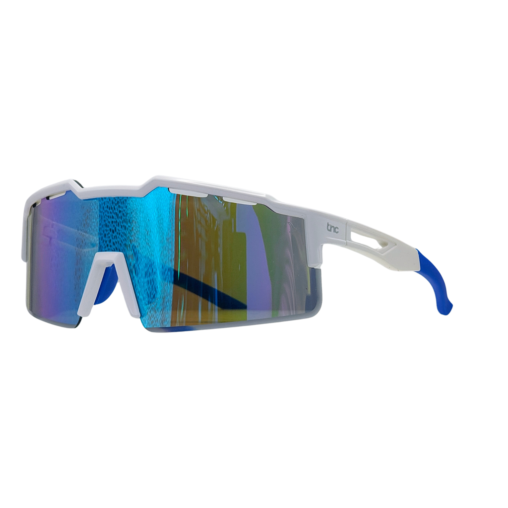Óculos de sol esportivo Olimpo branco com lente furta-cor em perspectiva lateral