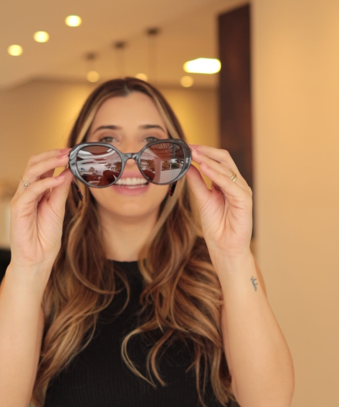 ÓCULOS LUNNA 2Q1A0741.MP4