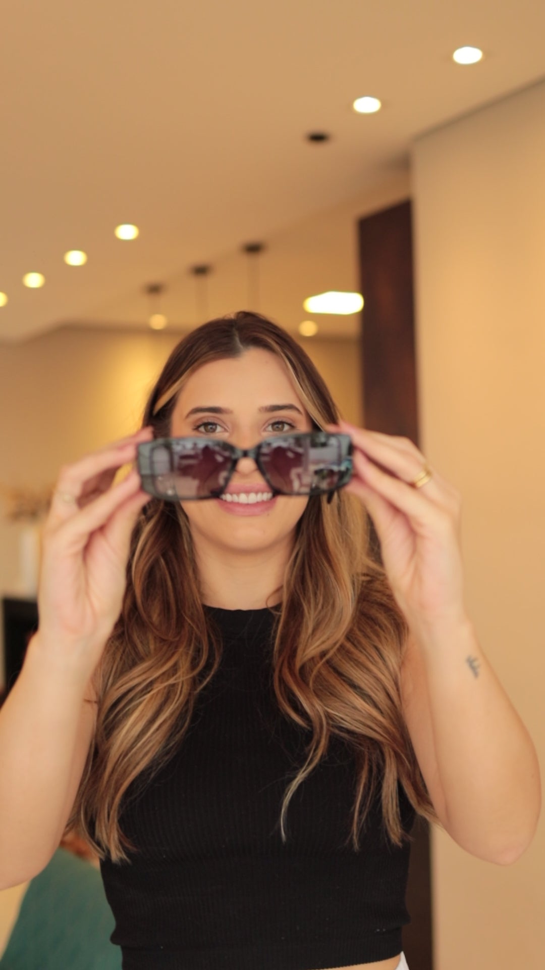 ÓCULOS DARA 2Q1A0749.MP4